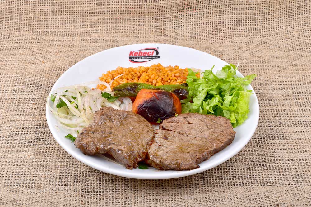 Kastamonu lokanta kültüründe etli ekmek ve banduma gibi yöresel lezzetler